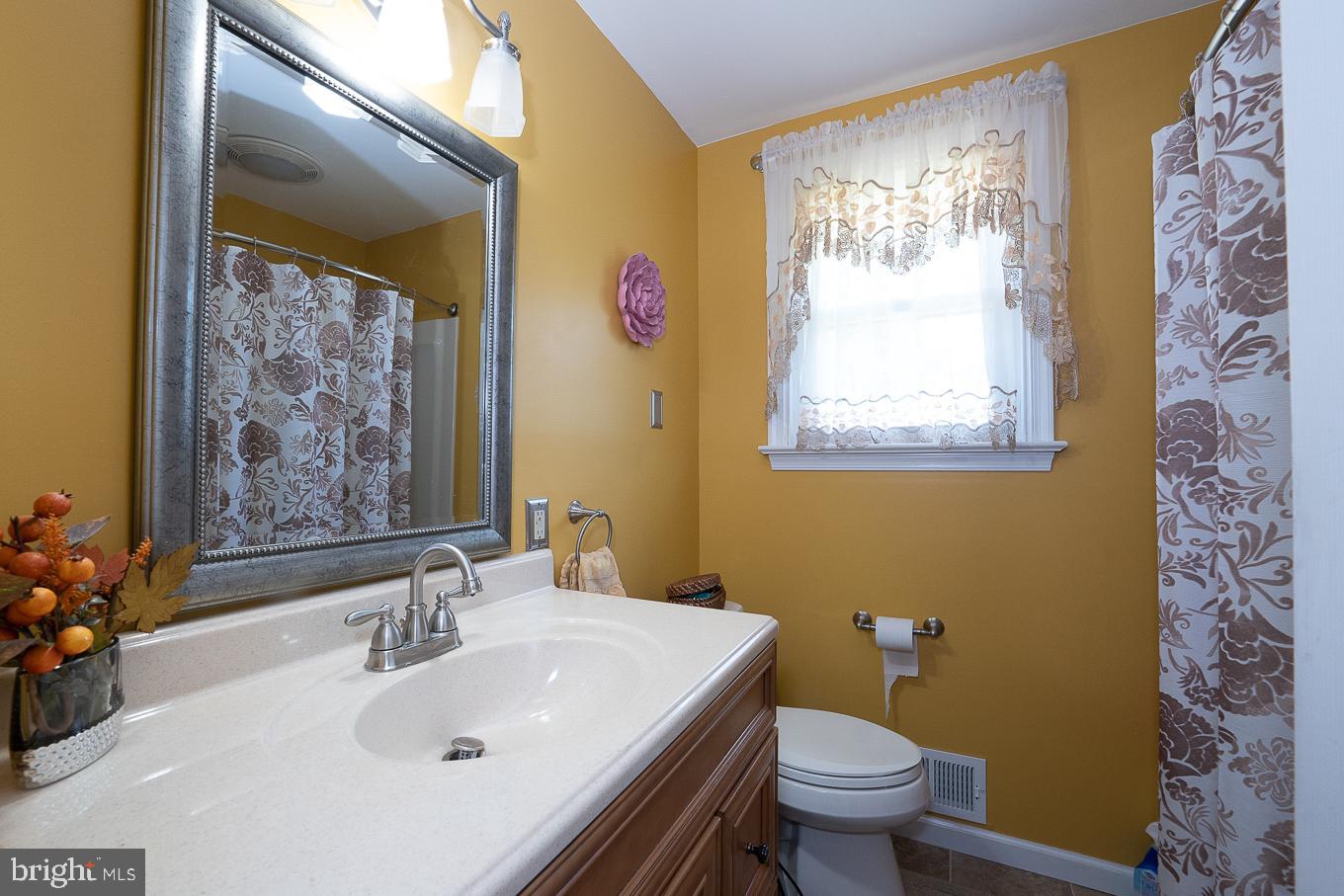 880 Parkwood Road Blue Bell, PA 19422 - Photo 20 of 44