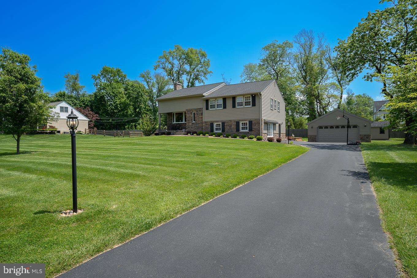 880 Parkwood Road Blue Bell, PA 19422 - Photo 3 of 44