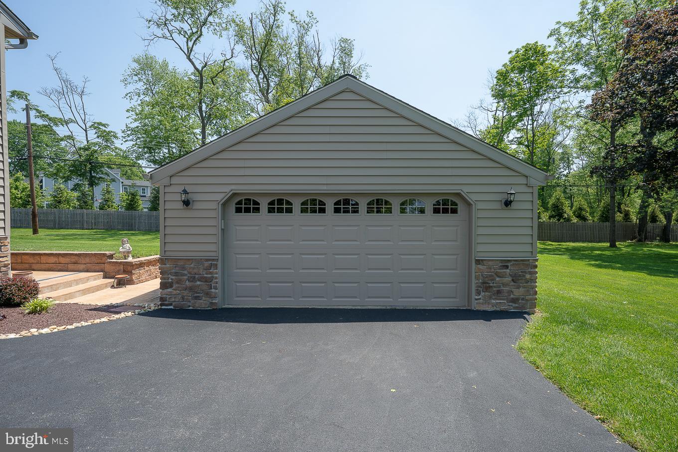 880 Parkwood Road Blue Bell, PA 19422 - Photo 32 of 44