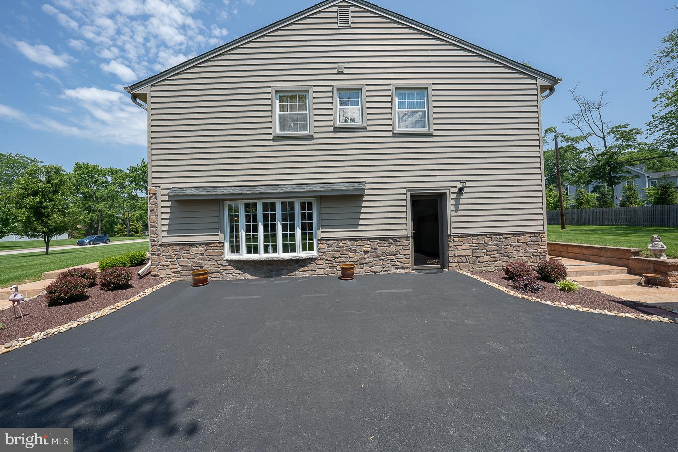 880 Parkwood Road Blue Bell, PA 19422 - Photo 33 of 44