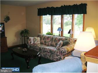 1451 Valley Road Coatesville, PA 19320 - Photo 6 of 12 Living Room