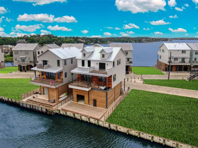 $5,000 | 28 Cmdr Runco Lane, Seabrook, TX 77586