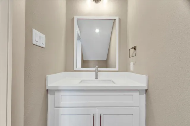 $5,000 | 28 Cmdr Runco Lane, Seabrook, TX 77586