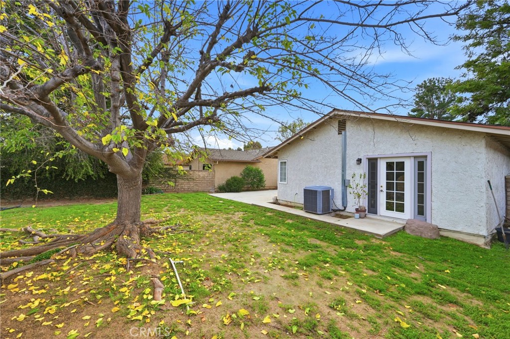 25868 Alegro Drive Valencia, CA 91355 - Photo 29 of 35 a house view with a garden space