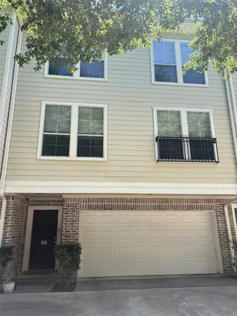 $2,200 | 3001 Murworth Drive, Unit 302, Houston, TX 77025