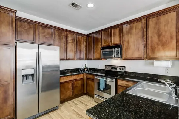 $2,200 | 3001 Murworth Drive, Unit 302, Houston, TX 77025