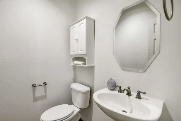 $2,200 | 3001 Murworth Drive, Unit 302, Houston, TX 77025