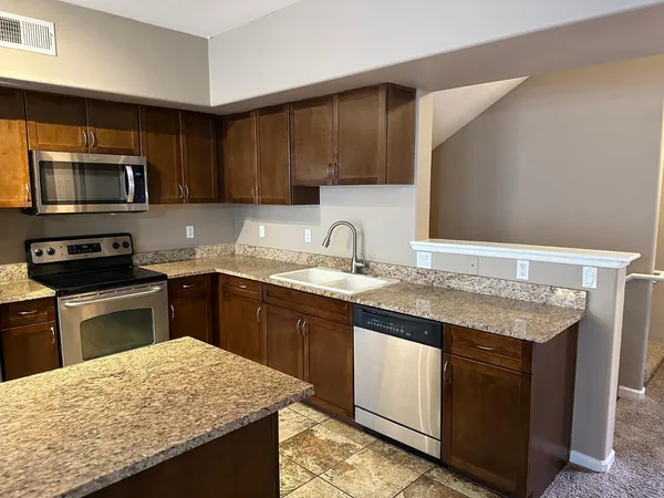 $1,700 | 1920 East Bell Road, Unit 1140, Phoenix, AZ 85022