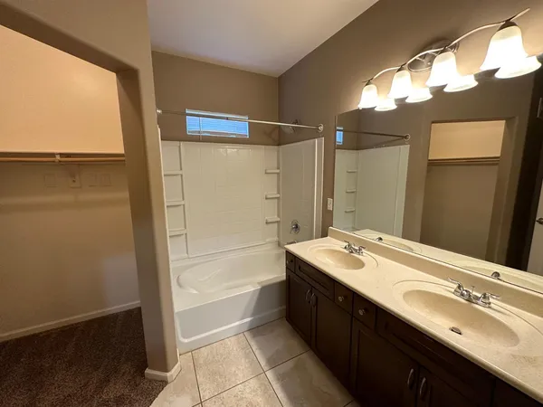 $1,700 | 1920 East Bell Road, Unit 1140, Phoenix, AZ 85022
