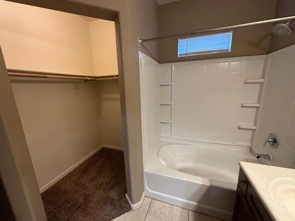 $1,700 | 1920 East Bell Road, Unit 1140, Phoenix, AZ 85022