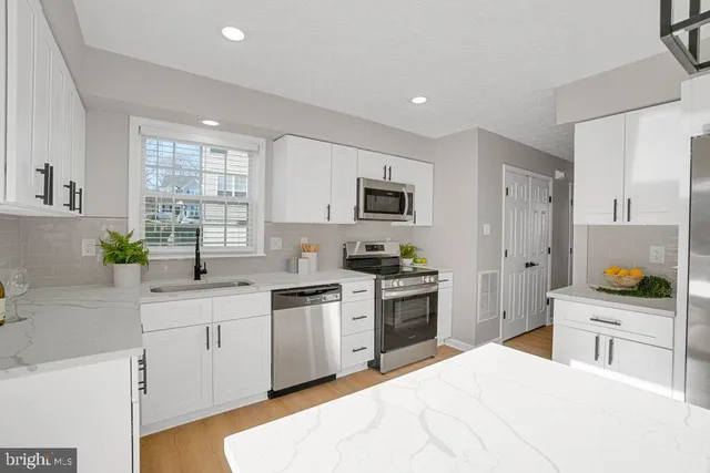 $539,000 | 6705 Huntshire Drive, Elkridge, MD 21075