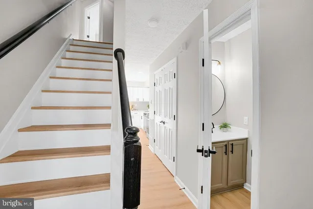 $539,000 | 6705 Huntshire Drive, Elkridge, MD 21075