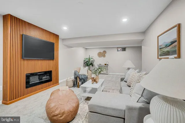 $539,000 | 6705 Huntshire Drive, Elkridge, MD 21075