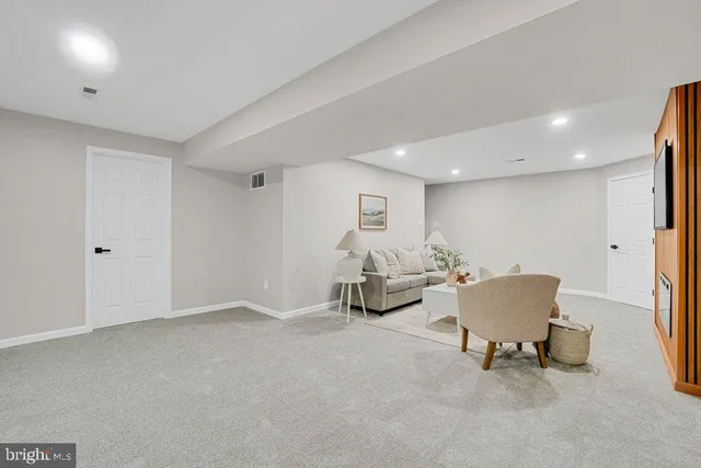 $539,000 | 6705 Huntshire Drive, Elkridge, MD 21075