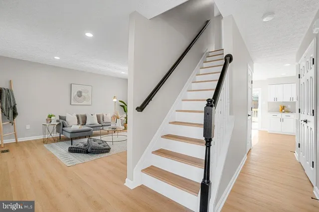 $539,000 | 6705 Huntshire Drive, Elkridge, MD 21075