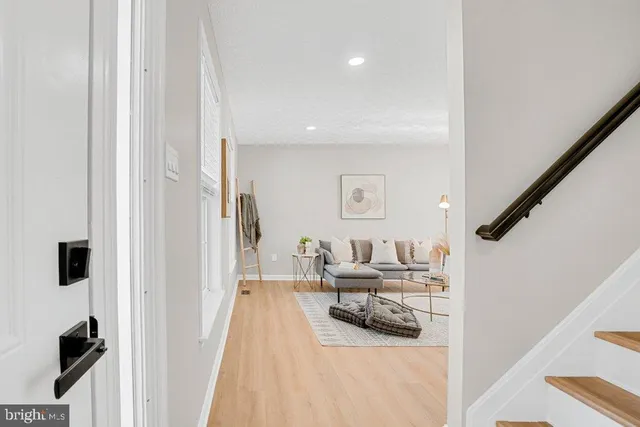 $539,000 | 6705 Huntshire Drive, Elkridge, MD 21075