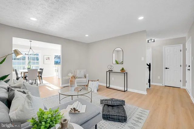 $539,000 | 6705 Huntshire Drive, Elkridge, MD 21075