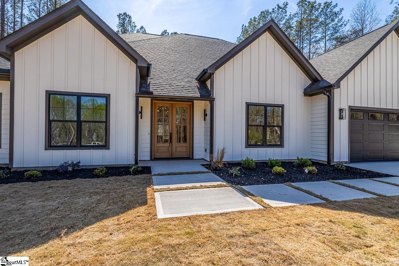 329 Thompson Road Taylors, SC 29687 - Photo 2 of 47 Gallery Image 2