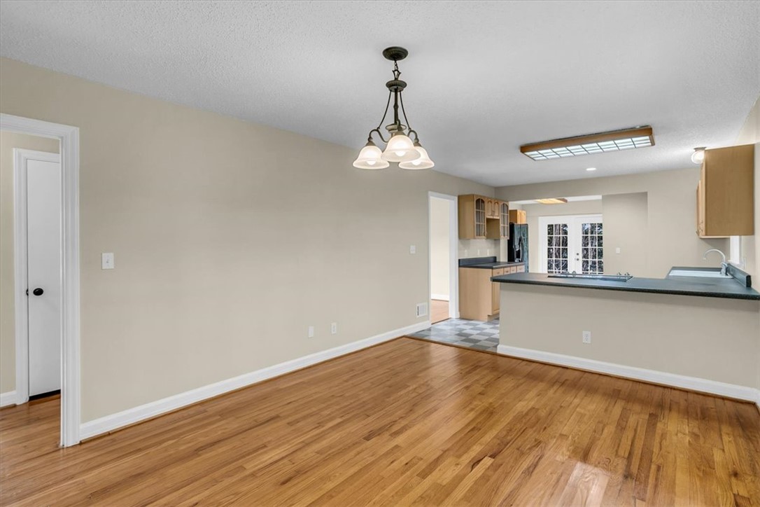 207 Forest Drive Easley, SC 29640 - Photo 11 of 34