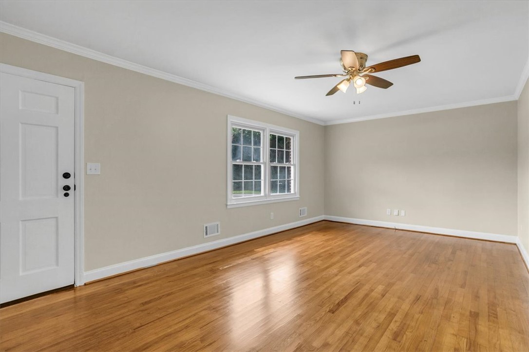 207 Forest Drive Easley, SC 29640 - Photo 13 of 34