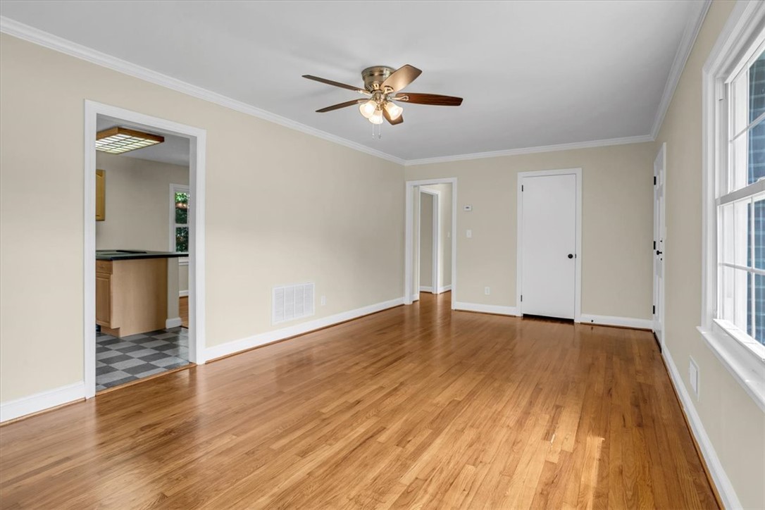 207 Forest Drive Easley, SC 29640 - Photo 15 of 34