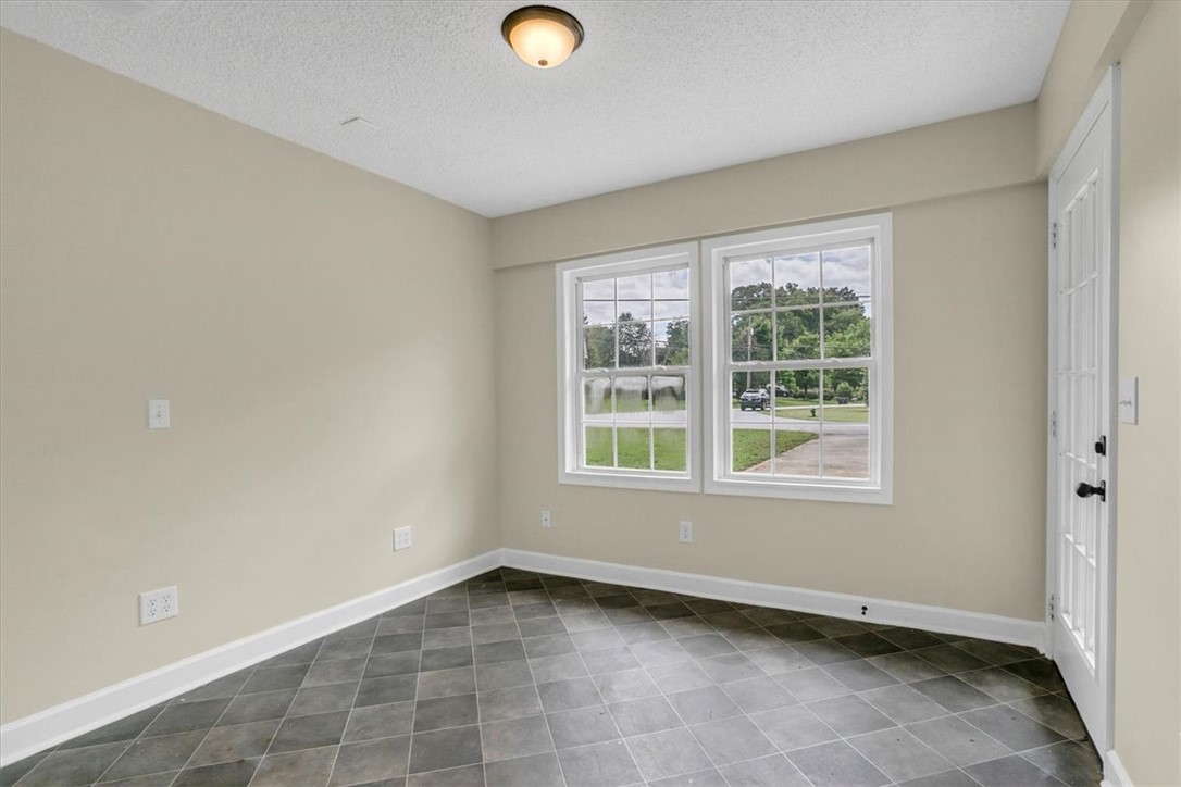 207 Forest Drive Easley, SC 29640 - Photo 16 of 34