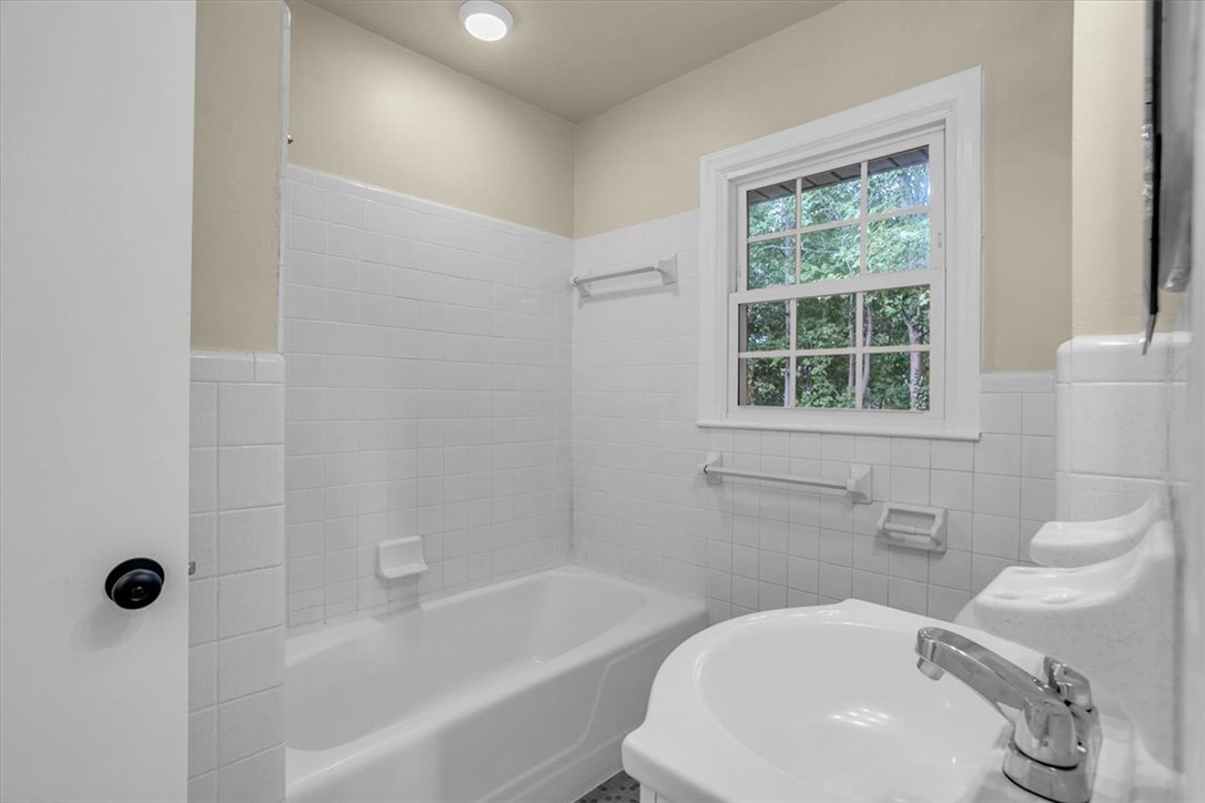 207 Forest Drive Easley, SC 29640 - Photo 21 of 34