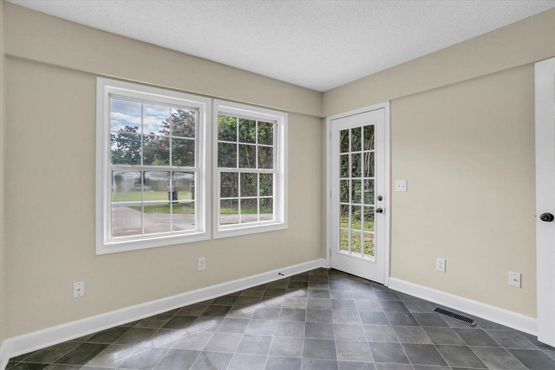 207 Forest Drive Easley, SC 29640 - Photo 28 of 34