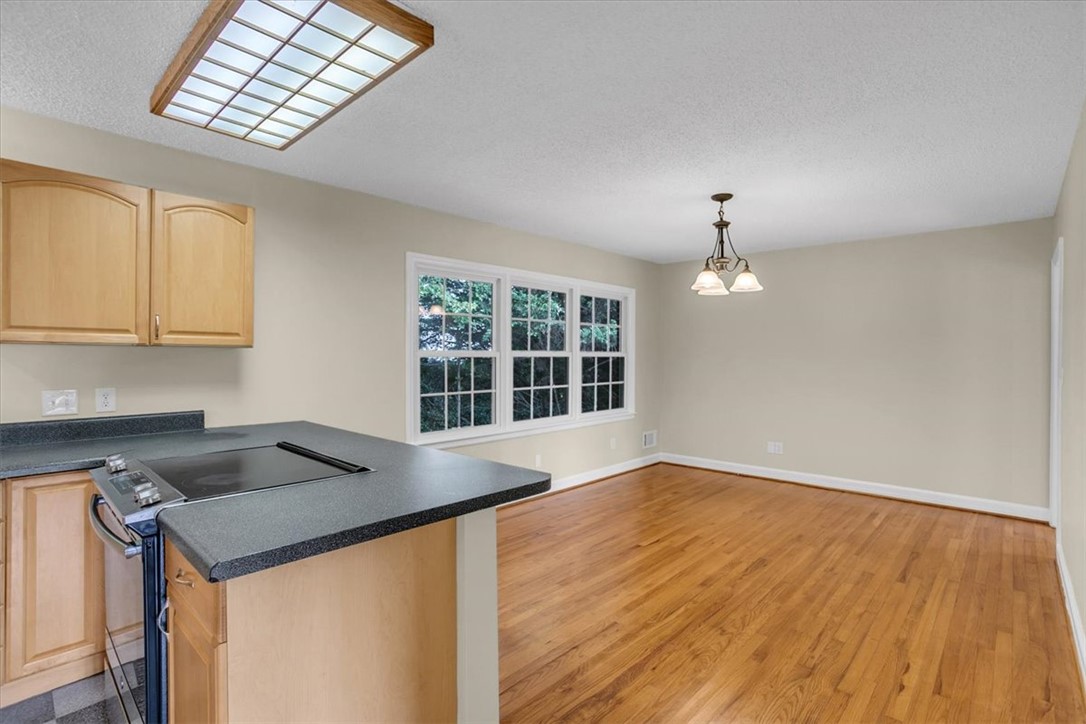 207 Forest Drive Easley, SC 29640 - Photo 9 of 34