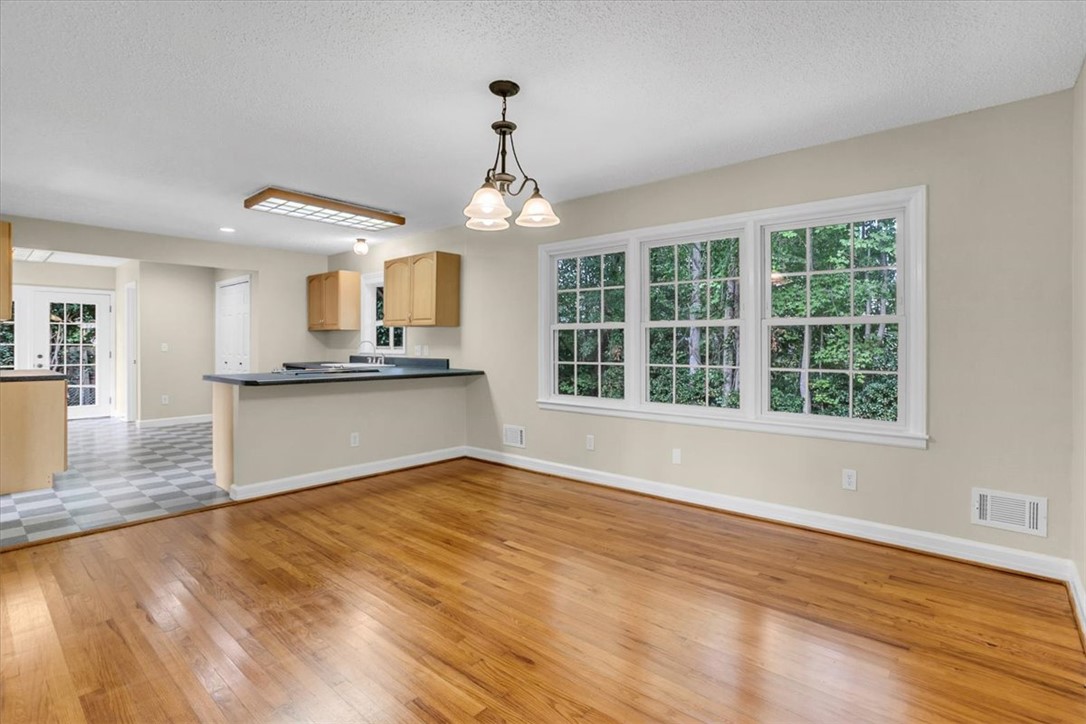 207 Forest Drive Easley, SC 29640 - Photo 10 of 34