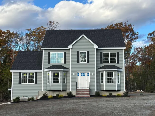 $769,000 | 17 Blaisdell Court, Raymond, NH 03077