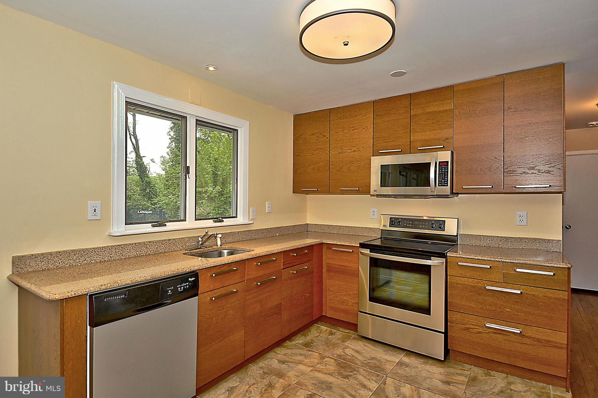 1000 Laredo Road Silver Spring, MD 20901 - Photo 11 of 29 Kitchen