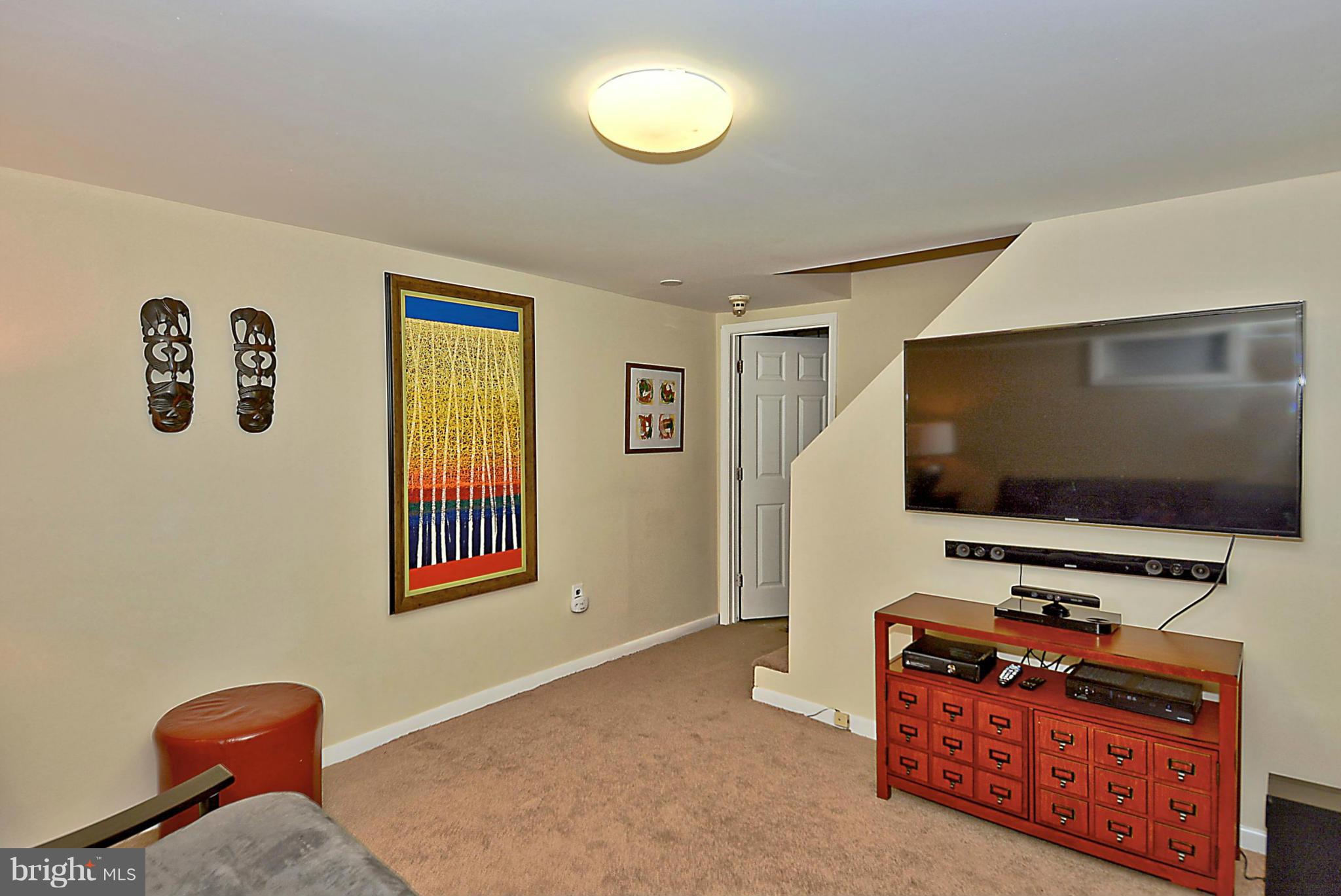 1000 Laredo Road Silver Spring, MD 20901 - Photo 23 of 29 Family Room