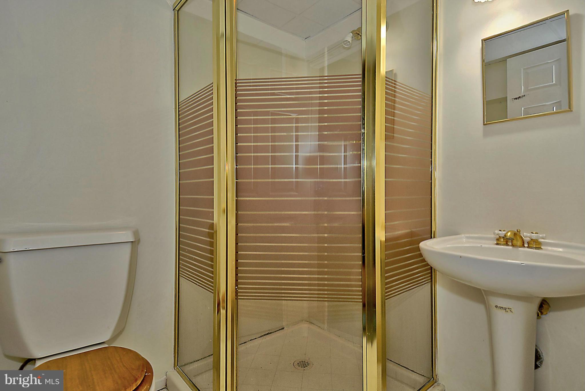 1000 Laredo Road Silver Spring, MD 20901 - Photo 26 of 29 Bath