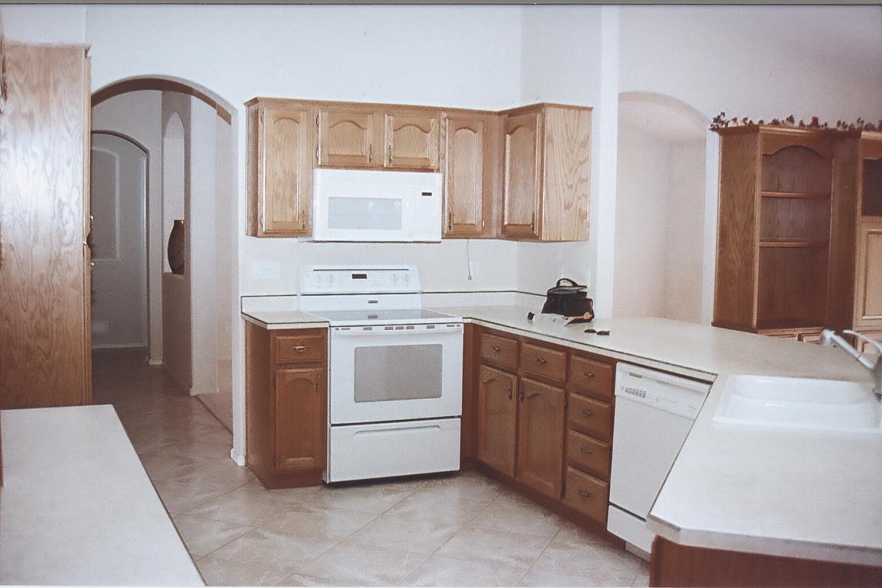 14903 Piccadilly Road Goodyear, AZ 85395 - Photo 12 of 16 Kitchen