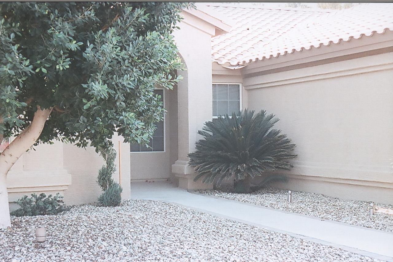 14903 Piccadilly Road Goodyear, AZ 85395 - Photo 5 of 16 Sidewalk to home