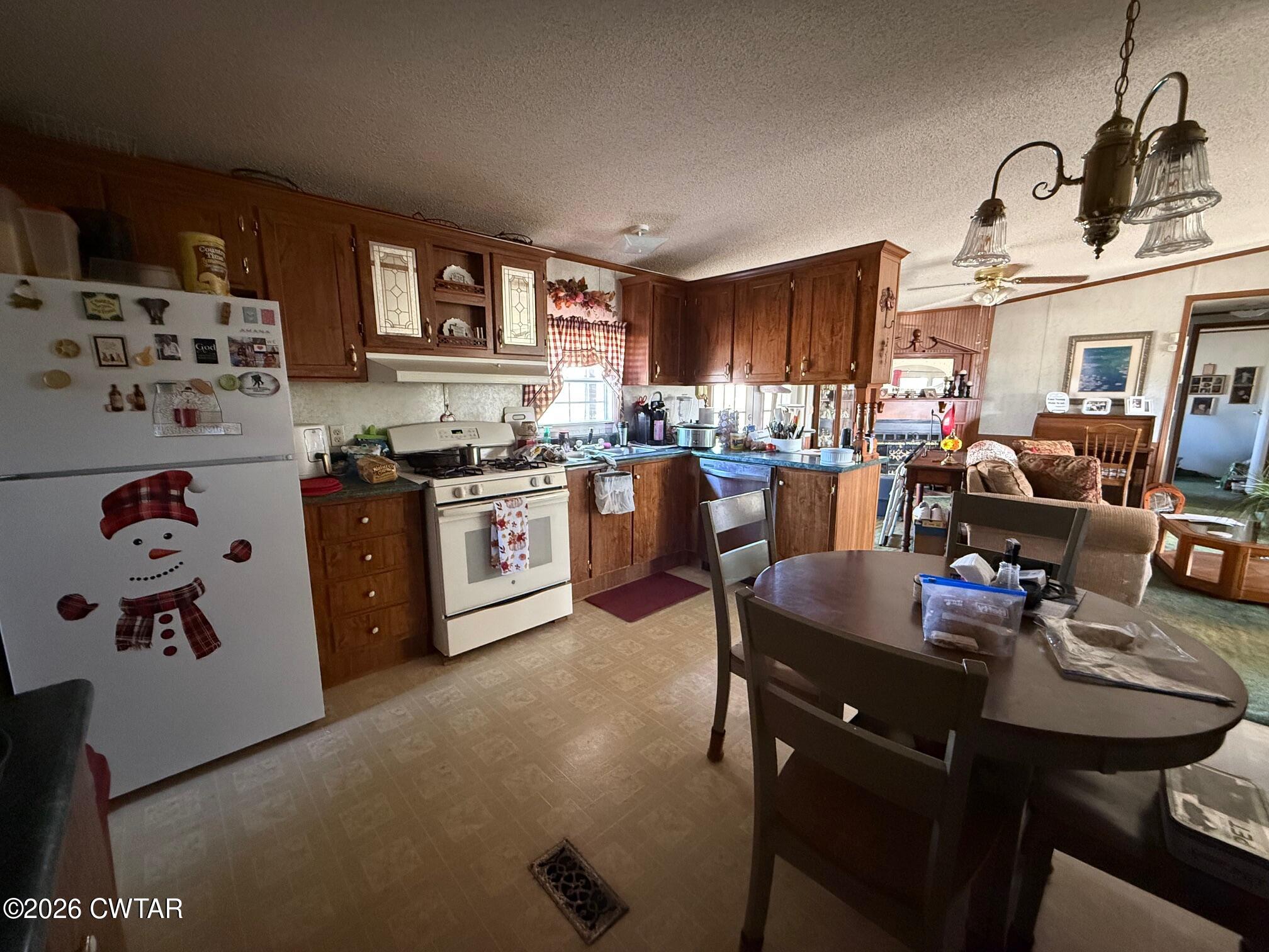 362 Burch Road Dyersburg, TN 38024 - Photo 4 of 26 IMG_3200