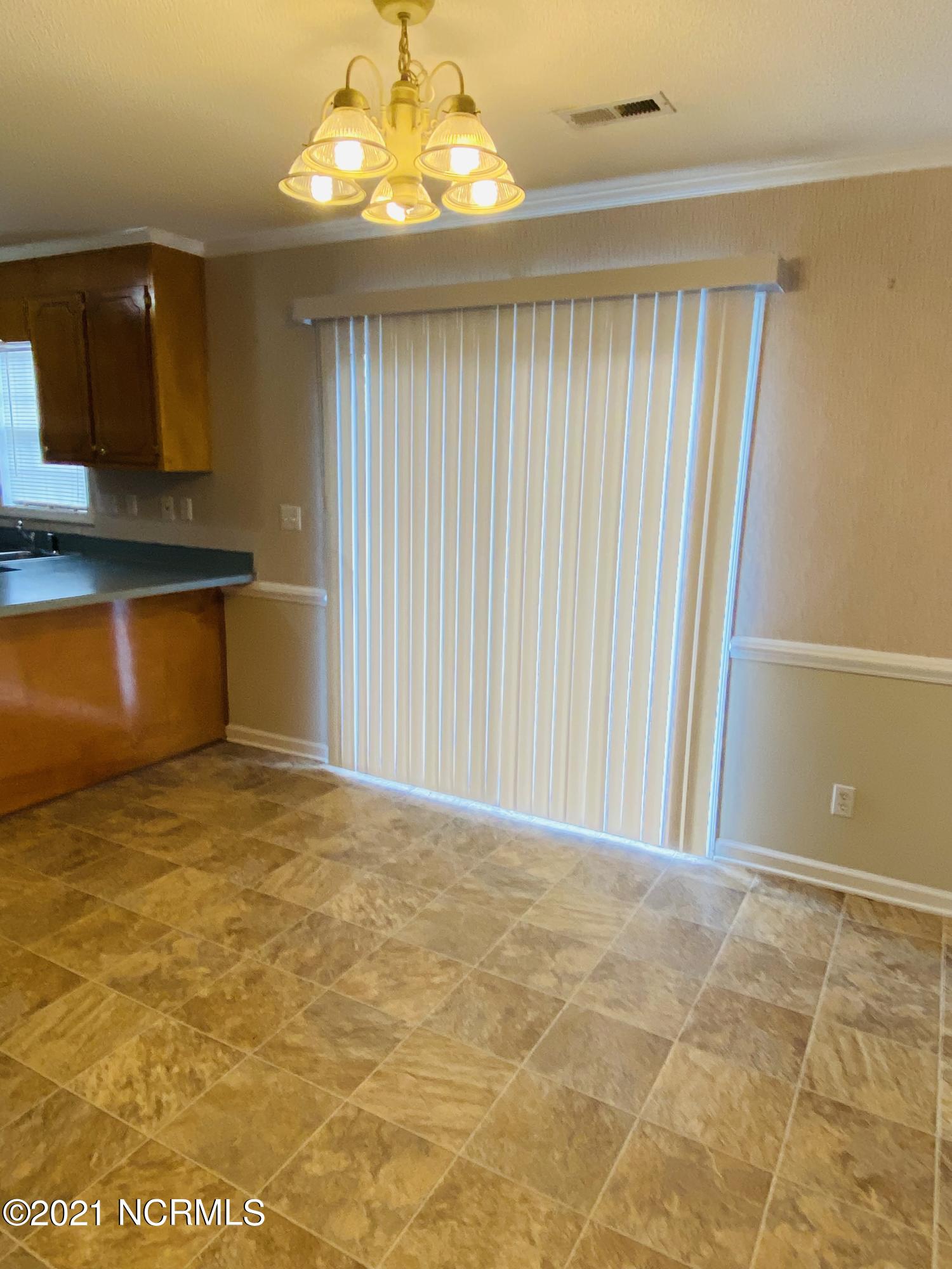 1025 Spring Forest Road, Unit E6 Greenville, NC 27834 - Photo 5 of 16 IMG_1726