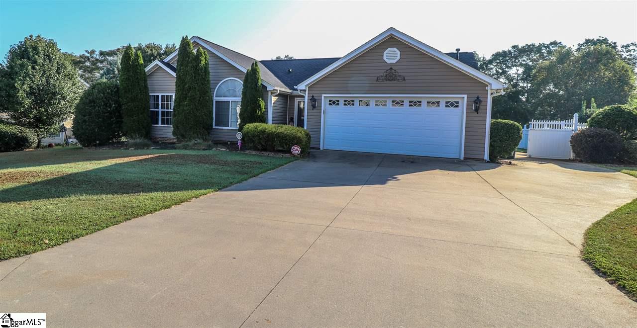 26 Rustcraft Drive Greer, SC 29651 - Photo 2 of 33 Gallery Image 2