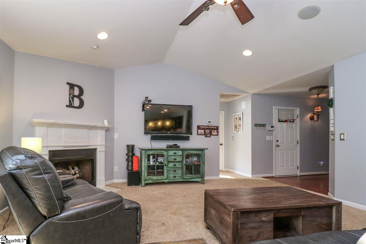 26 Rustcraft Drive Greer, SC 29651 - Photo 8 of 33 Gallery Image 8