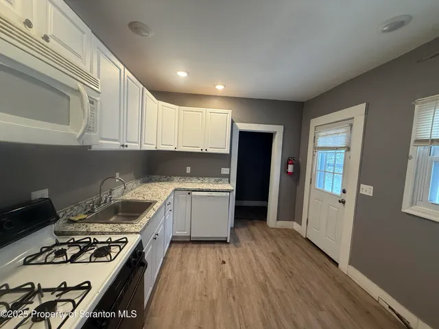 $1,500 | 417 Willow Street, Scranton, PA 18505