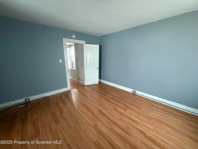 $1,500 | 417 Willow Street, Scranton, PA 18505