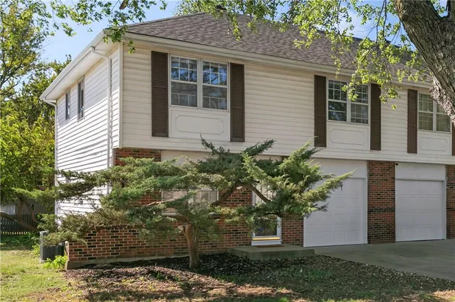 $237,500 | 3707 Northeast 67th Terrace, Kansas City, MO 64119