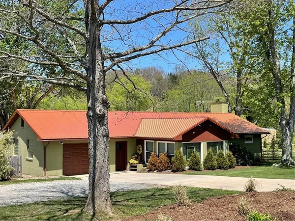 $425,000 | 615 Westerly Lane, Ligonier, PA 15658