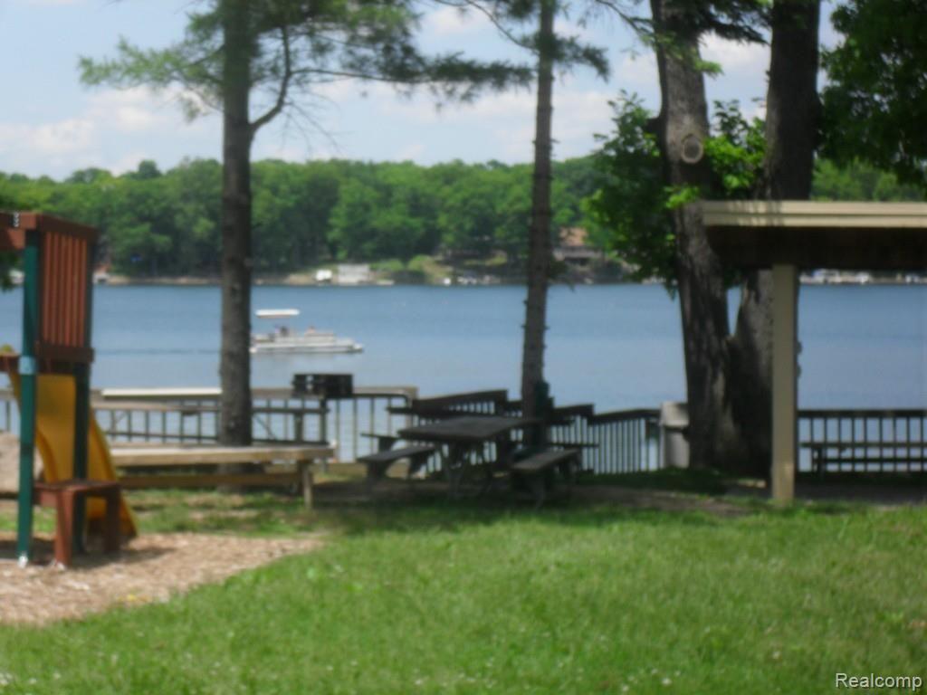 1285 Eason Road Waterford, MI 48328 - Photo 6 of 27 EASON 001.jpg