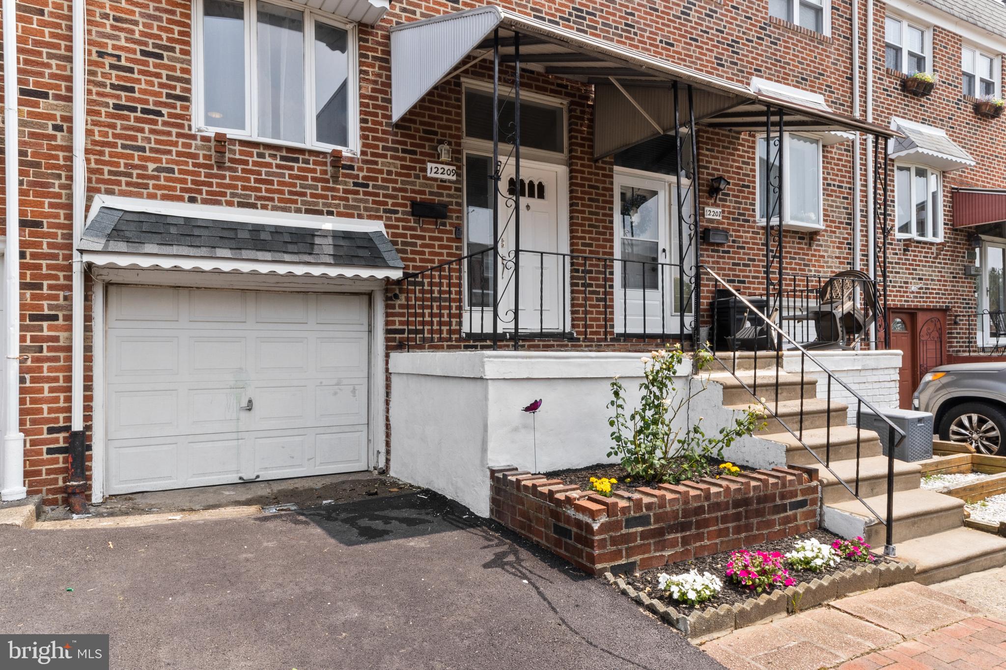 12209 Aster Road Philadelphia, PA 19154 - Photo 2 of 25