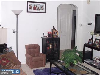 1622 Murdoch Road Philadelphia, PA 19150 - Photo 2 of 12 Living Room