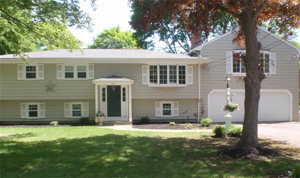 18 Edgewood Road Scituate, MA 02066 - Photo 1 of 10 Gallery Image 1
