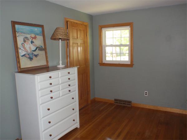 18 Edgewood Road Scituate, MA 02066 - Photo 9 of 10 Gallery Image 9