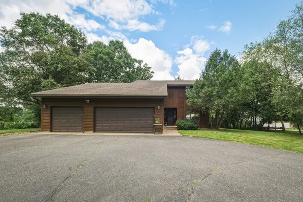 $879,900 | 7194 County Hwy K, Chippewa Falls, WI 54729